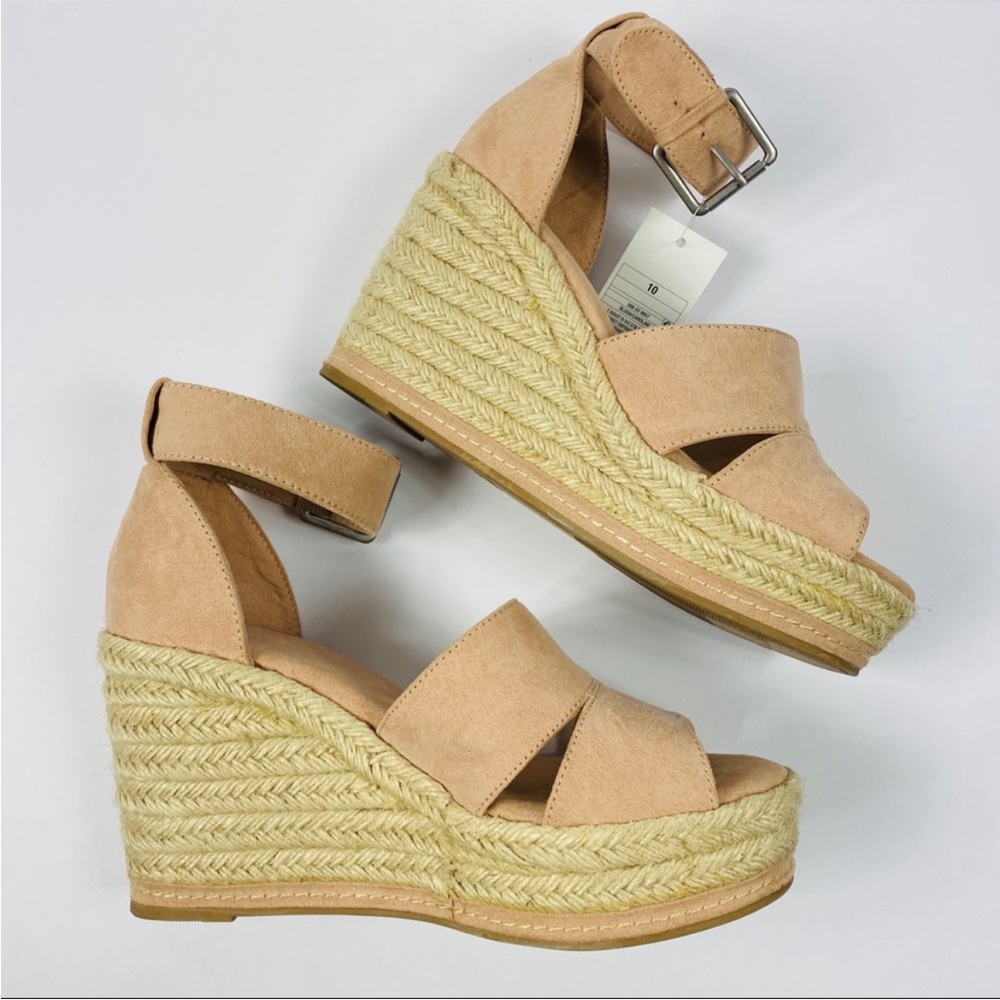 Universal thread, new with tags, wedge, healed, espadrilles sandals - women’s 10